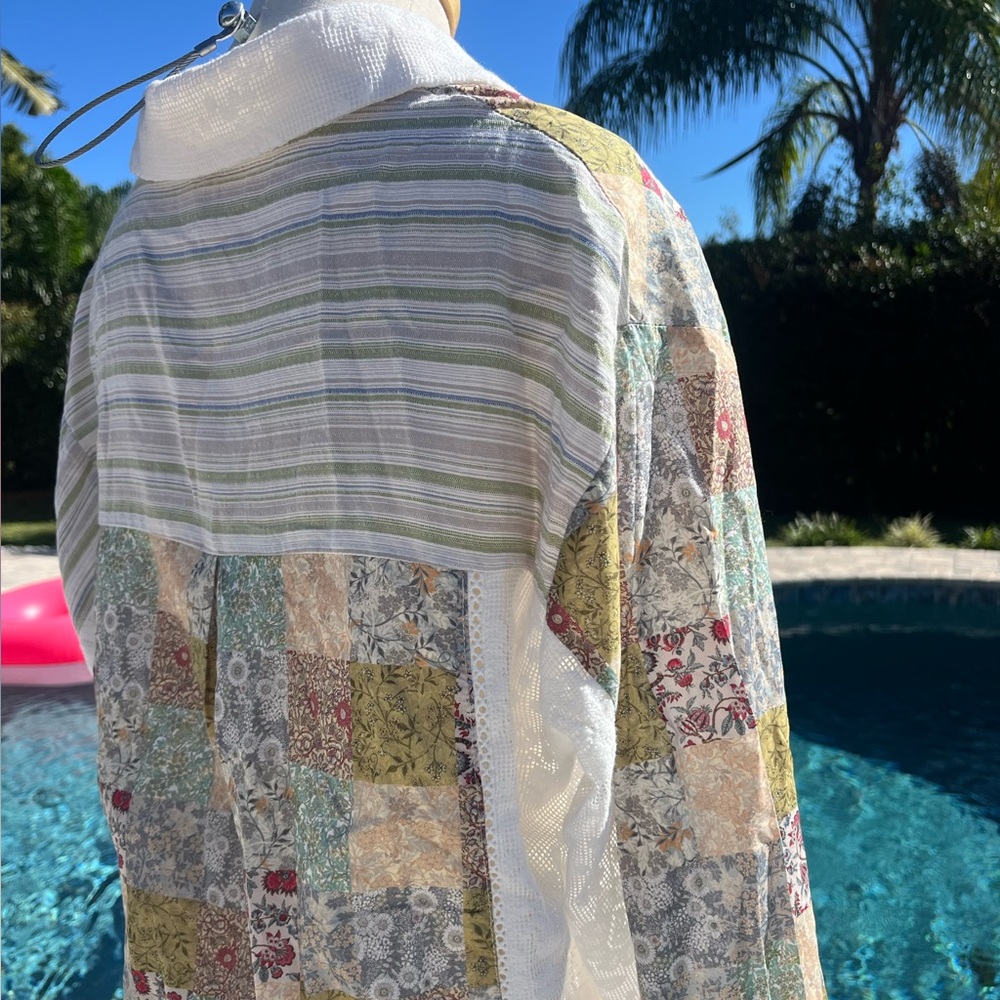 POL oversized Patchwork SIZE SMALL button down. - Picture 8 of 12